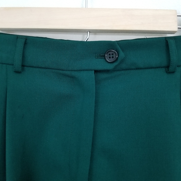 Vintage Burberry 80s Green High Waisted Pleated Shorts - Picture 5 of 13